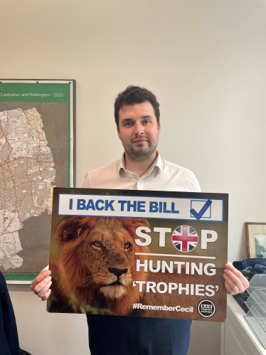 Elliot showing his support for a ban on trophy hunting